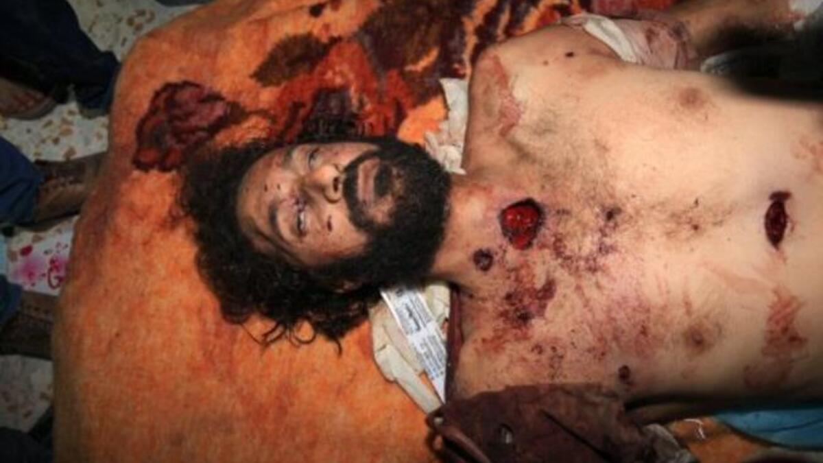 كما وقتل الابن الخامس للقذافي المعتصم مع والده وقد اشتهر المعتصم بنمط حياة تميز بالخلاعة مما أثار سخط الليبين عليه. بحسب المصادر: "كان في جثمان المعتصم أيضاً إصابات ثلاث لأعيرة نارية في الظهر وفي الرجل من الخلف، يرجح أنه أطلقت عليه أثناء هروبه".