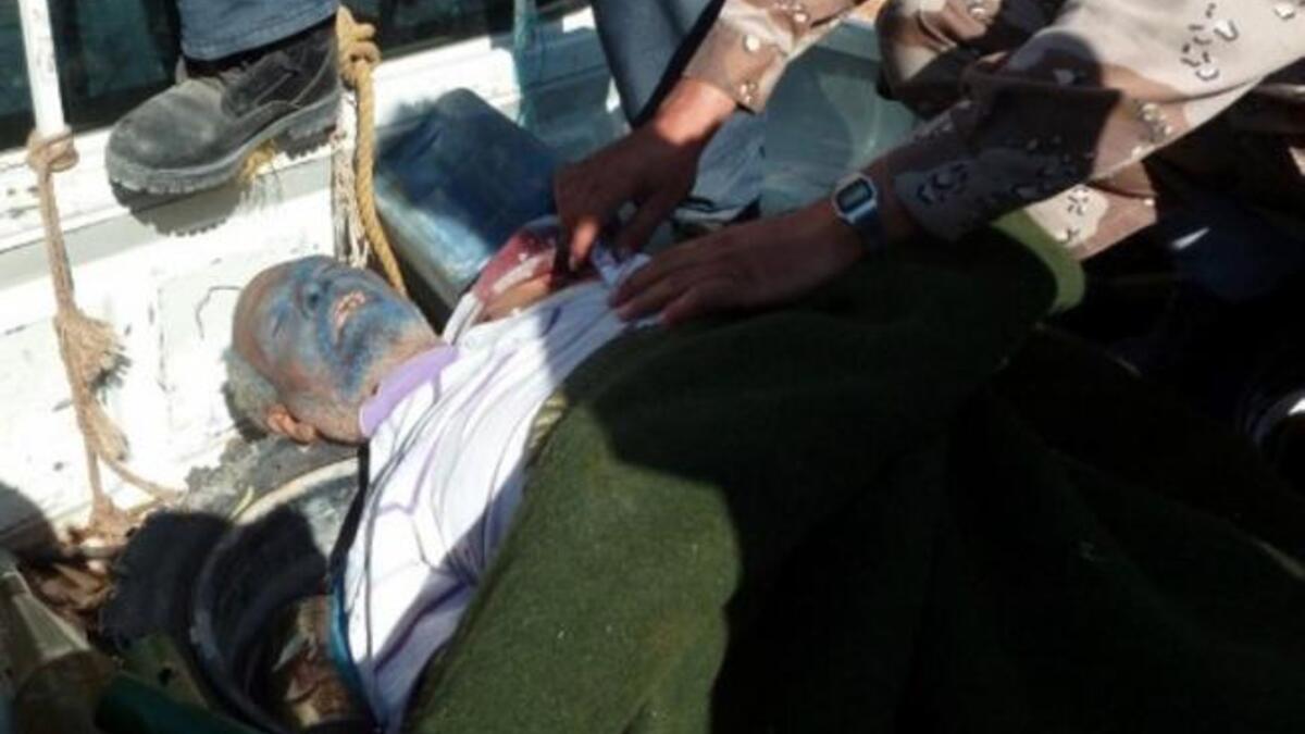 صورة لجثة وزير دفاع القذافي أبوبكر يونس الذي قتل مع العقيد معمر القذافي في سرت.