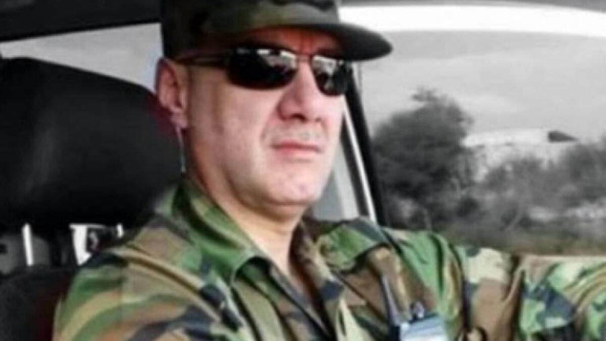 والده هو هلال الأسد، ابن عم الرئيس السوري وقائد "قوات الدفاع الوطني" التابع للنظام في ريف اللاذقية، والذي قضى قتيلاً  هو و4 آخرون من عائلتي الأسد ومخلوف "على خلاف بينهم أثناء اجتماع كان معقوداً .