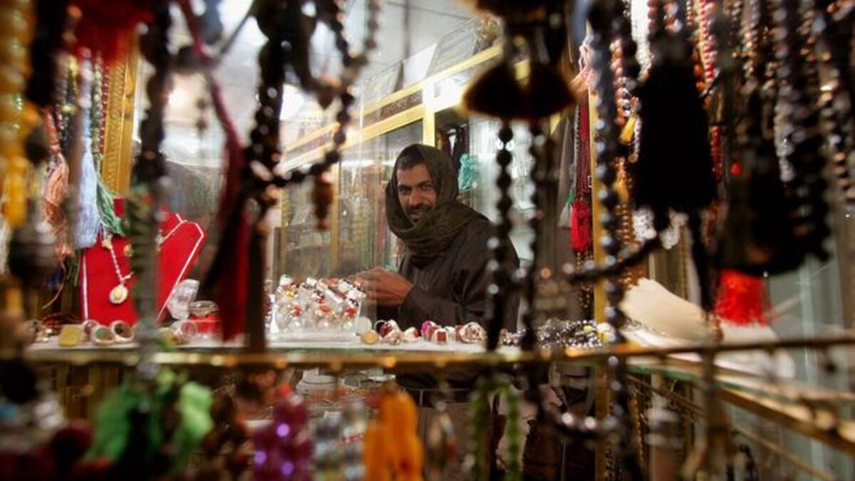 صارت مكة حاليا تمثل رمزا للإسلام والرأسمالية في آن معا ويمكن أن نلمس ذلك في المجوهرات التي تباع للحجيج كهدايا للعائدين من الحج والفنادق الفاخرة التي  تقدم خدماتها للحجاج المقتدرين مما يؤثر على روح المساواة  بين المسلمين التي يدعو إليها الحج  .