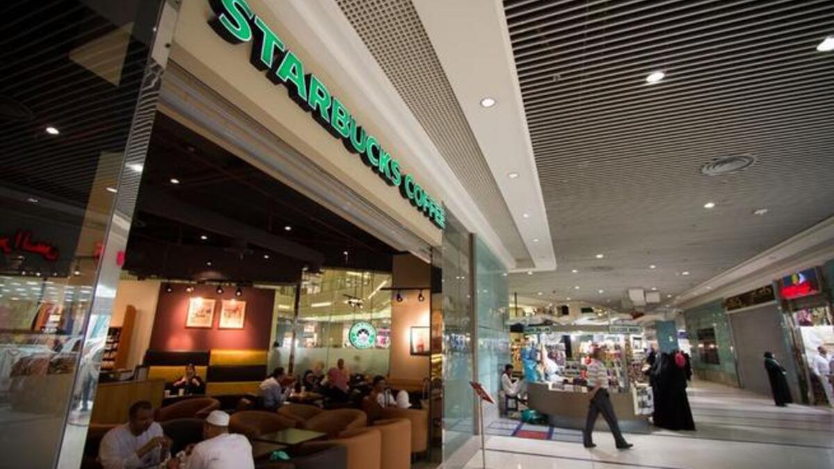 مجمع أبراج البيت في مكة هو مبنى يتكون من ٧ أبراج متلاصقة تطل على المسجد الحرام  وتضم مهبطين للطائرات العمودية ومركز تسوق ضخما ومصلى يتسع لـ٣٠ ألف شخص مما يجعلها أضخم من أكبر فندقين في أمريكا وهما البنتاغون وبالازو في مدينة لاس فيغاس.