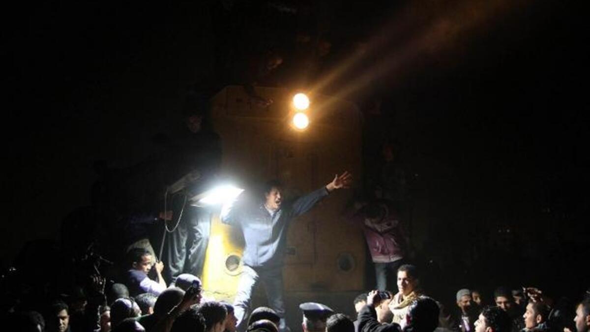 اصطدام قطار بتاكسي في مصر