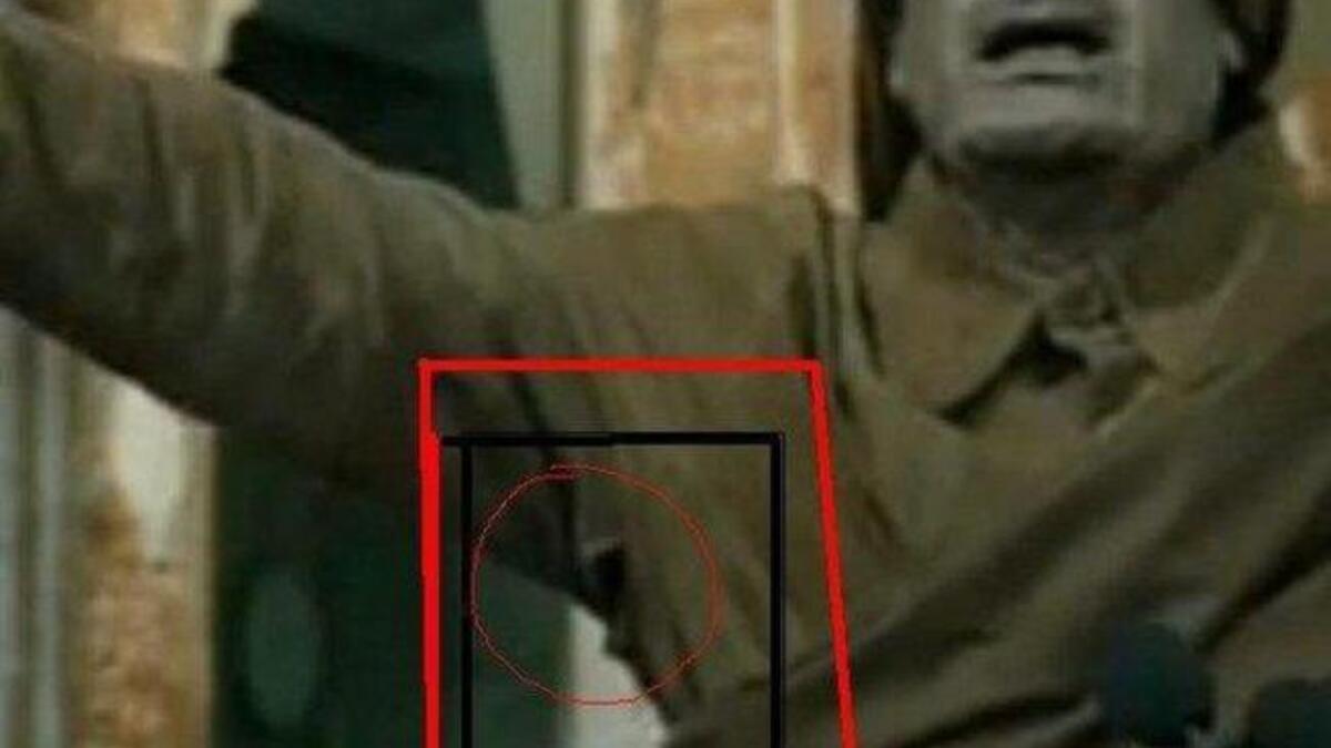 القذافي يظهر بملابس ممزقة ووجه مرهق في خطابه الثاني وهو يكرر "باهي.. باهي".