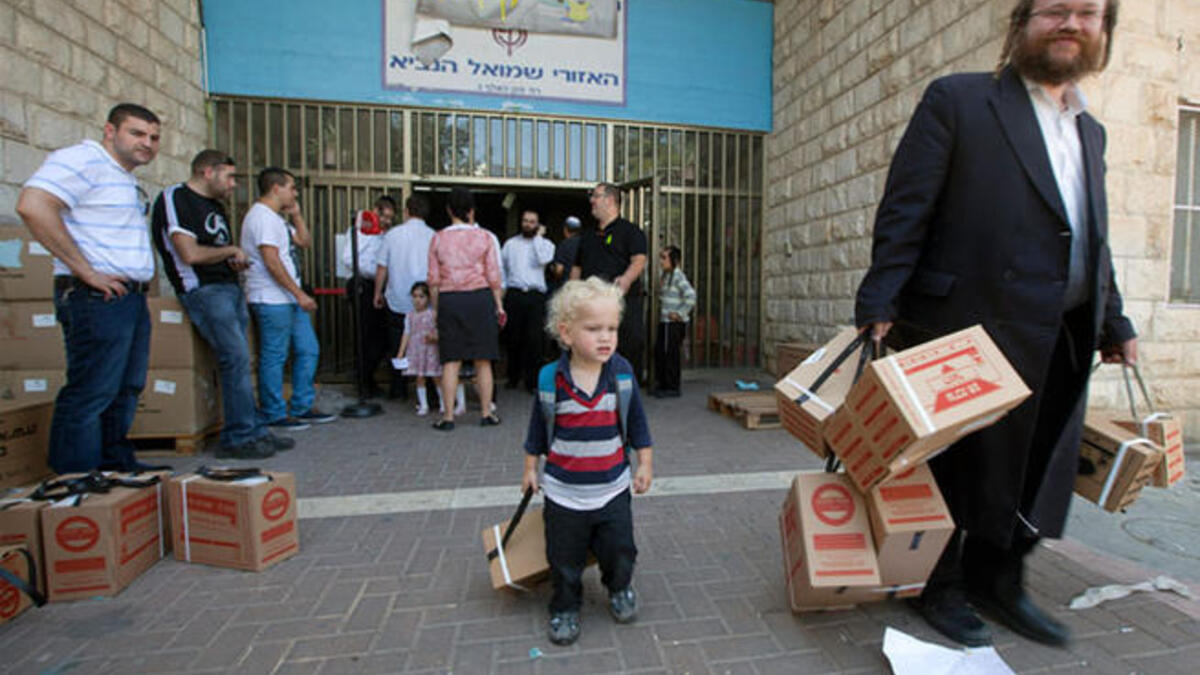 الاسرائيليون يشترون اقنعة الغاز تحسبا لحرب محتملة