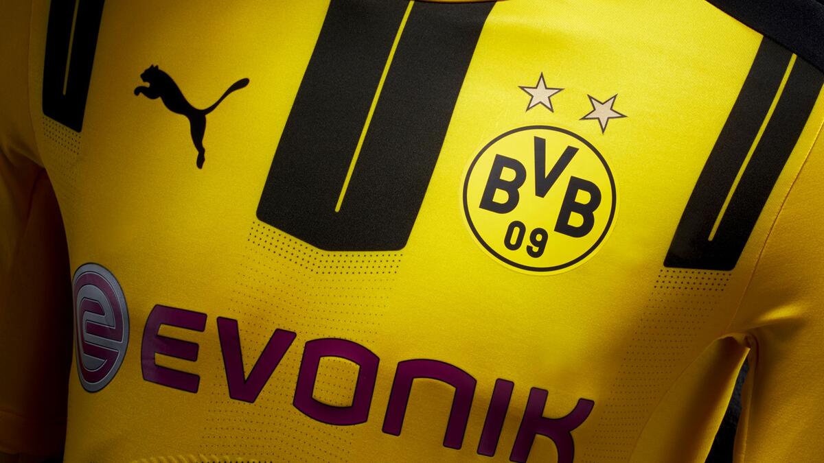 10- بوروسيا دورتموند الألماني بـ 390 ألف قميص سنوياً.