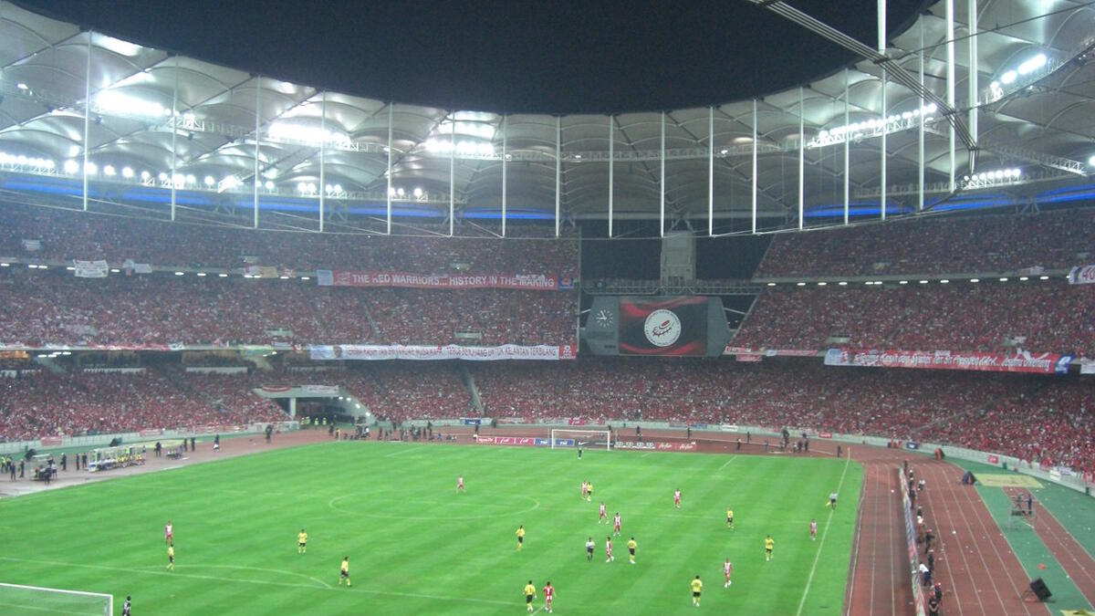 9- ملعب بوكيت جليل الدولي في كوالالمبور (ماليزيا) بسعة 87,411 ألف متفرجاً.