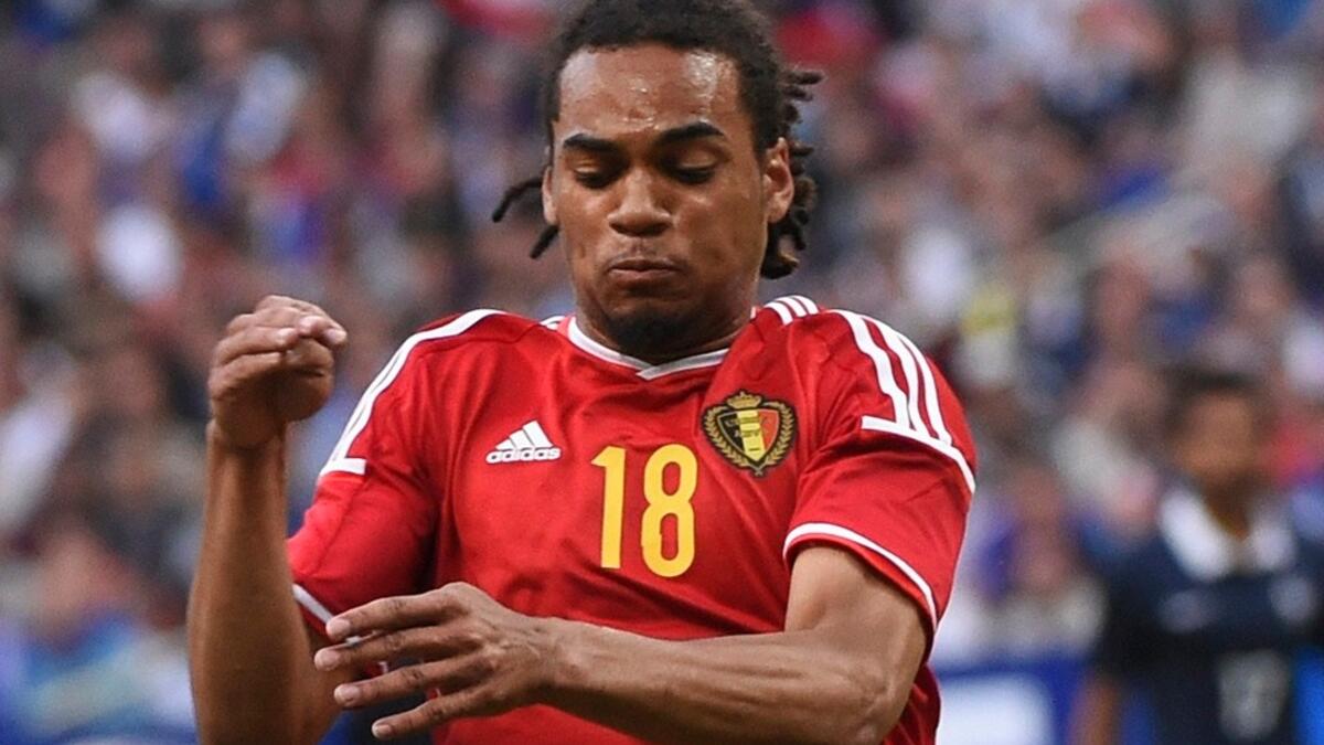 المدافع البلجيكي جايسون ديناير (20 عاماً): قضى لاعب مانشستر سيتي الواعد فترة إعارة ناجحة مع غالاتاساراي مما رفع من قيمته، سيعتمد عليه المدرب مارك فيلموتس لتعويض الثغرة الكبيرة التي خلفها غياب القائد فينسان كومباني المصاب.