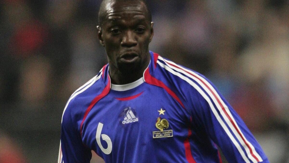 المركز الخامس: لاعب الوسط الفرنسي كلود ماكيليلي - من ريال مدريد إلى تشيلسي مقابل 17 مليون يورو عام 2003.