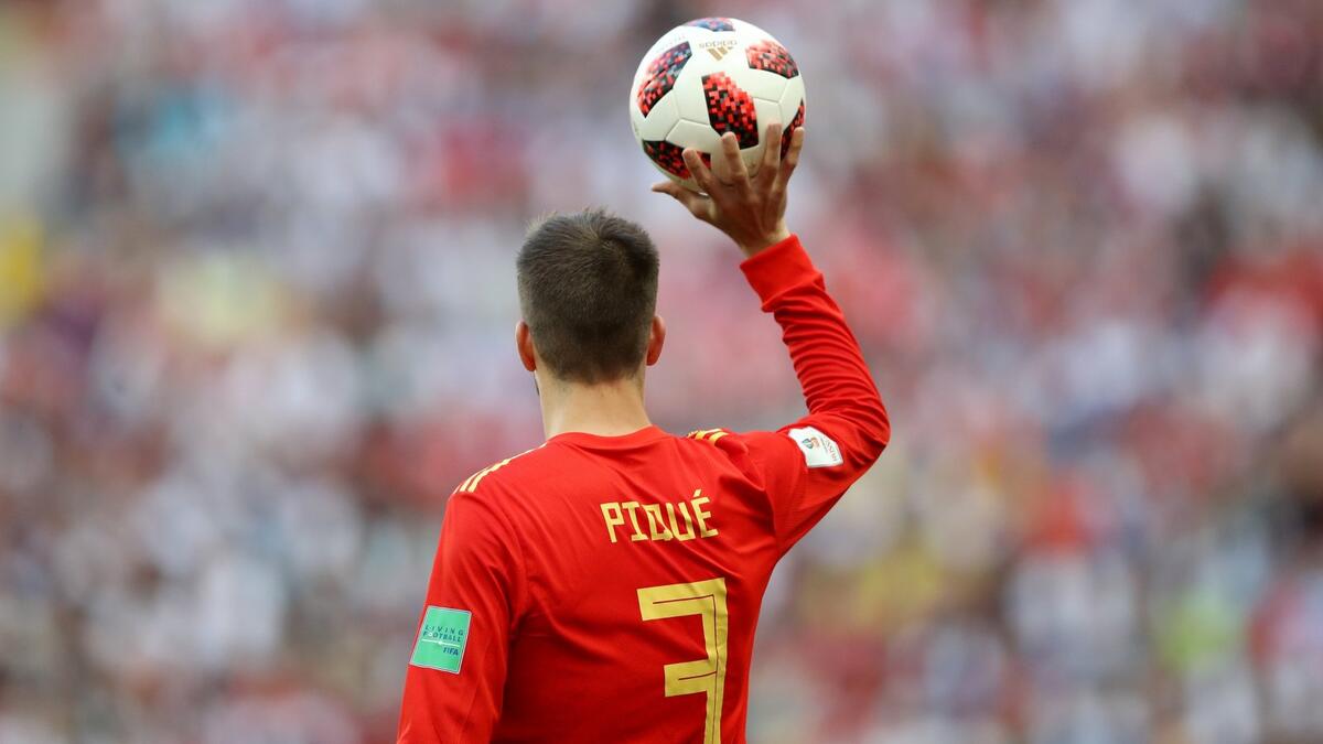 الدفاع: الإسباني جيرارد بيكيه