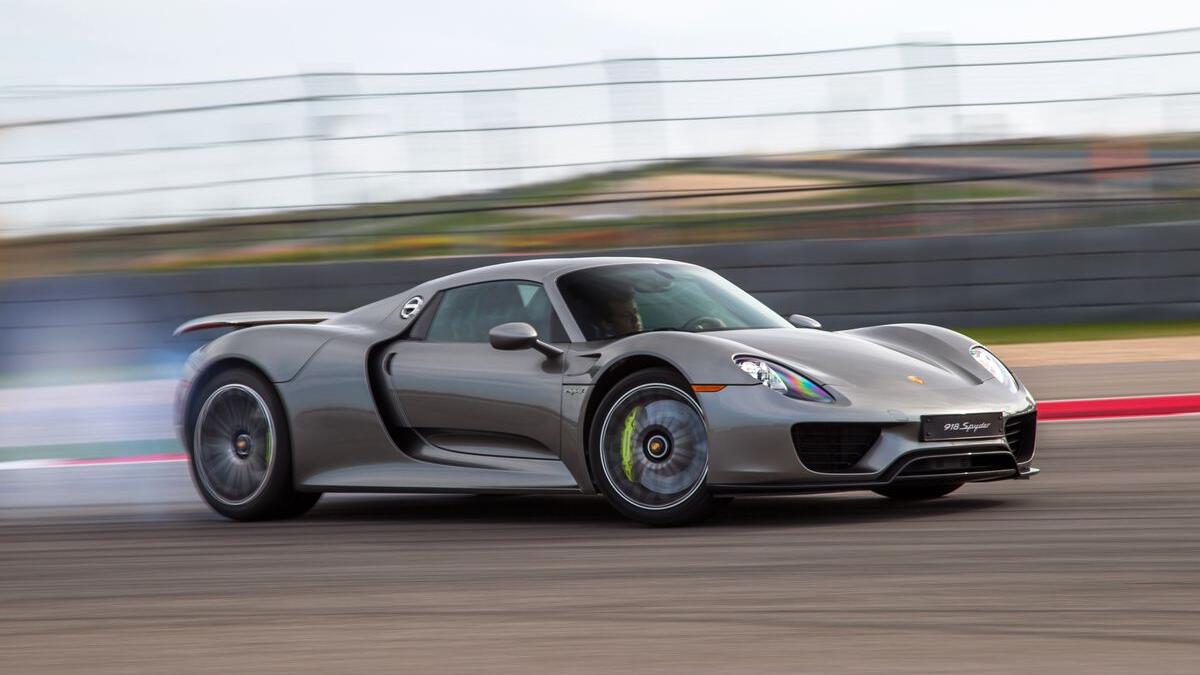 بورشيه 918 سبايدر (Porsche 918 Spyder)