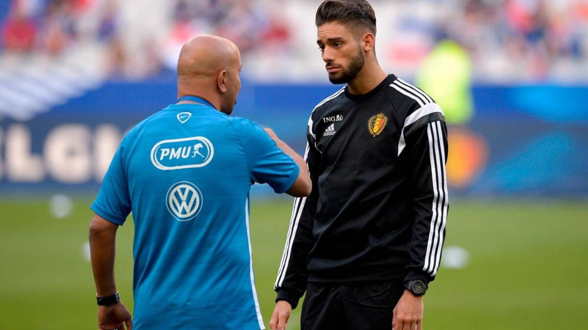 الجناح البلجيكي يانيك كاراسكو (22 عاماً): تطور هجومياً مع كلاوديو رانييري في موناكو، قبل أن ينتقل إلى أتلتيكو مدريد الذي حسن معه أداءه الدفاعي تحت إشراف دييغو سيميوني. يتميز بسرعته ومهاراته. لم يظهر سوى في 4 مباريات دولية حتى الآن، لكنه يمثل ورقة رابحة للمدرب مارك فيلموتس.