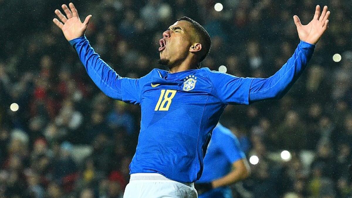 لاعب الوسط البرازيلي آلان (نابولي) - الأندية المهتمة: باريس سان جيرمان