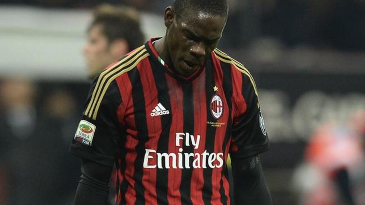 الإيطالي ماريو بالوتيلي مهاجم ميلان