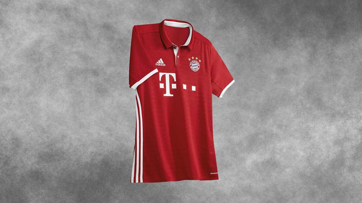 4- بايرن ميونخ الألماني بمليون و120 ألف قميص سنوياً.