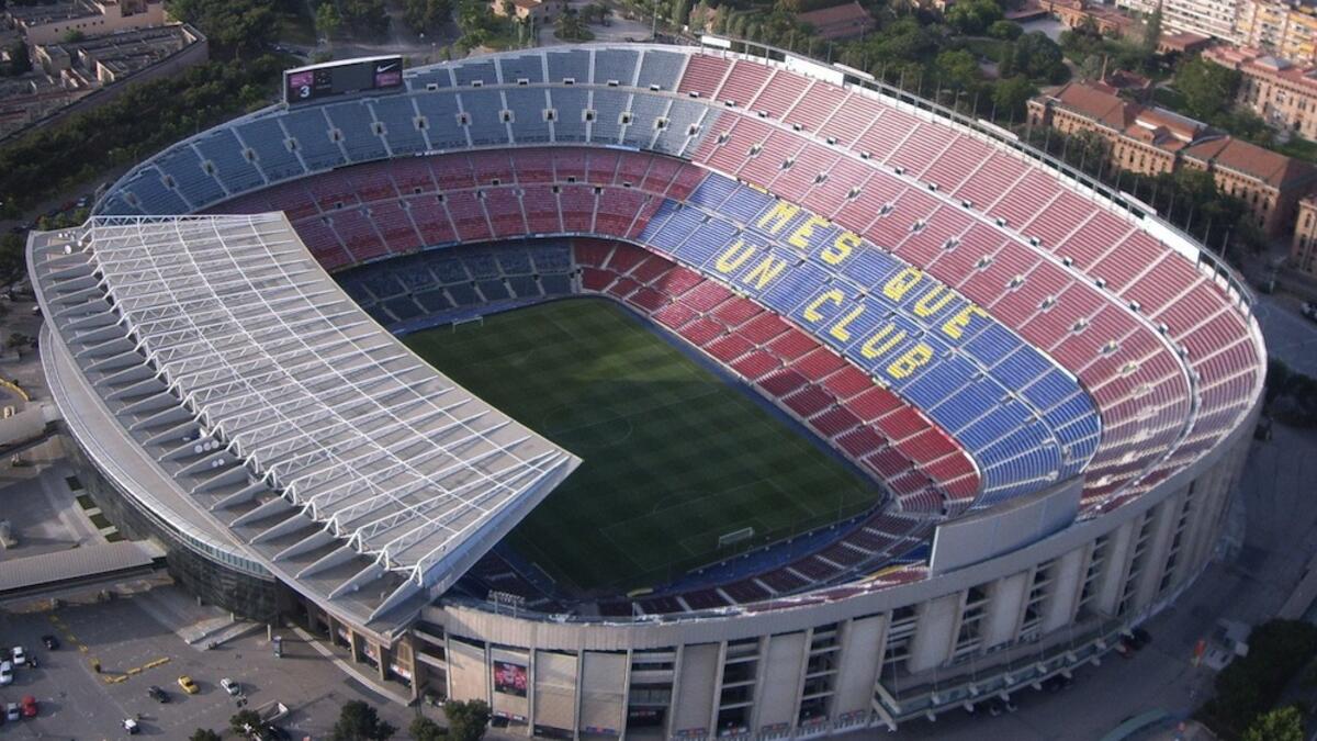 ملعب كامب ناو في برشلونة