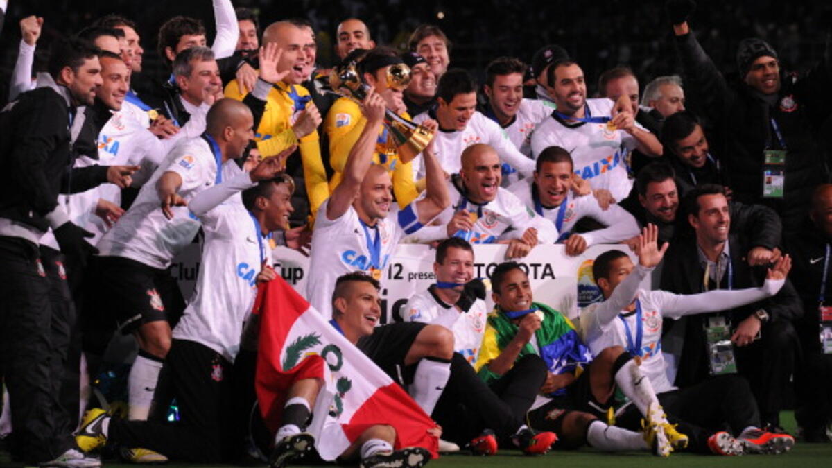 كورينشيانس البرازيلي: وتوج باللقب مرتين عامي 2000 و 2012.