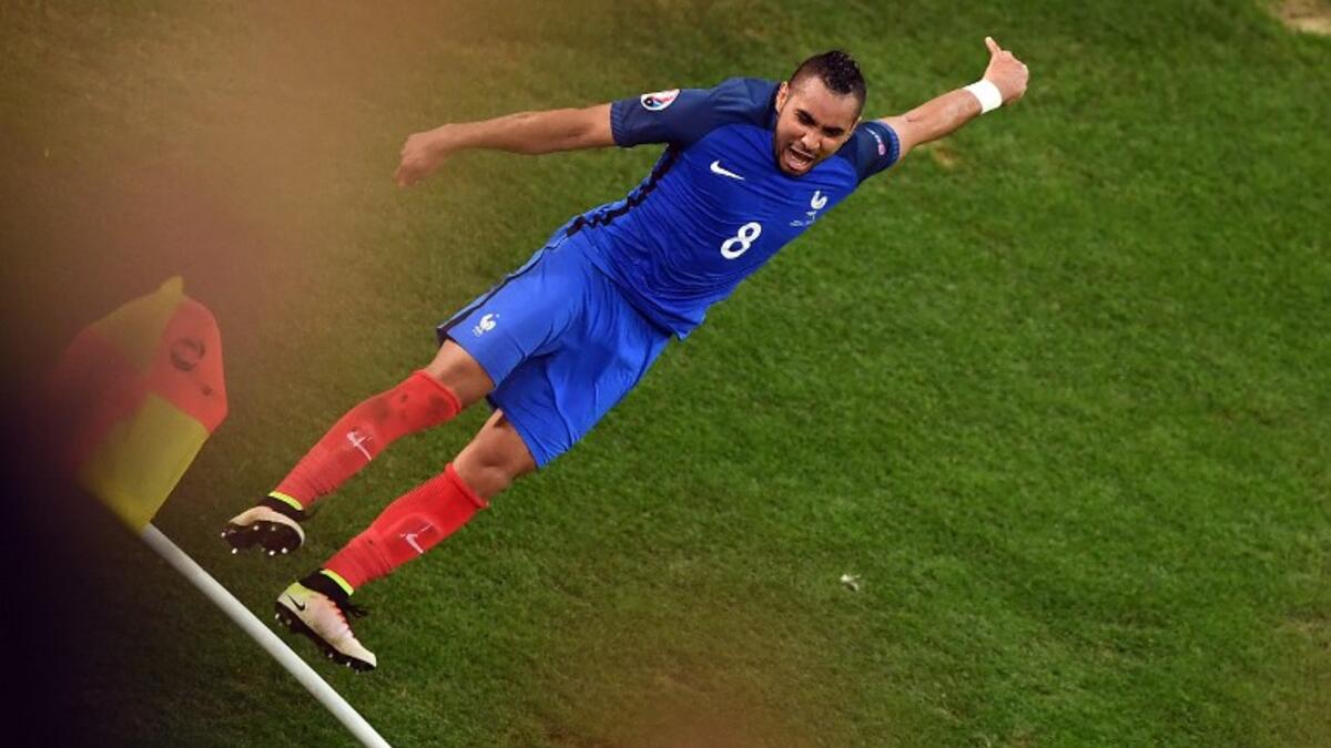 الجناح الأيمن الفرنسي ديميتري باييه: أحد أبرز لاعبي البطولة، ظهر نجم ويست هام بصورة استثنائية، فسجل هدفاً رائعاً في اللقاء الافتتاحي أمام رومانيا، قبل أن يسجل مجدداً بطريقة أروع أمام ألبانيا.