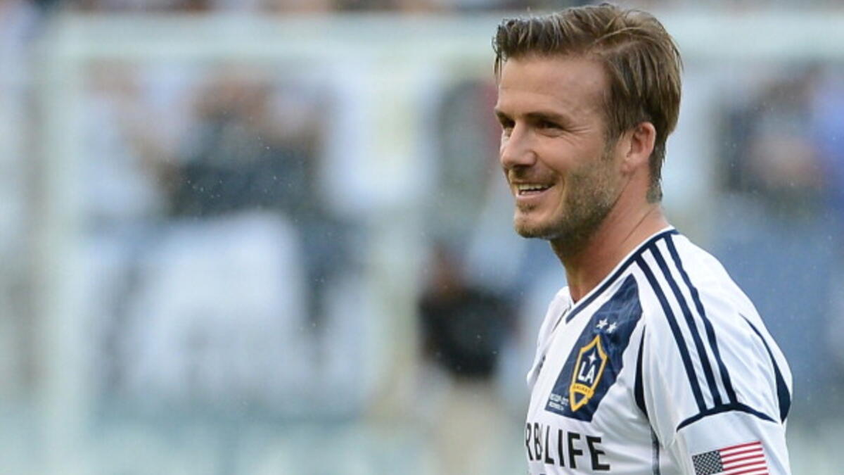 المركز السابع: لاعب كرة القدم الإنجليزي ديفيد بيكهام ومجموع ما تقاضاه خلال مسيرته 800 مليون دولار.