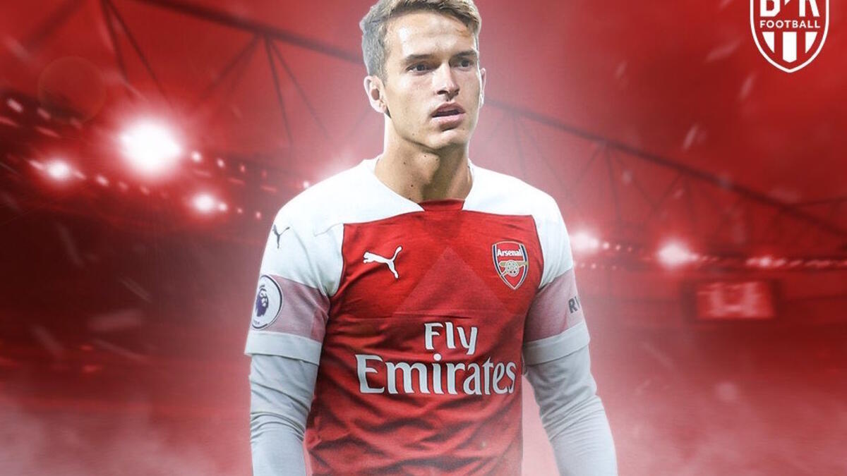 لاعب الوسط الإٍسباني دينيس سواريز: من برشلونة إلى آرسنال على سبيل الإعارة