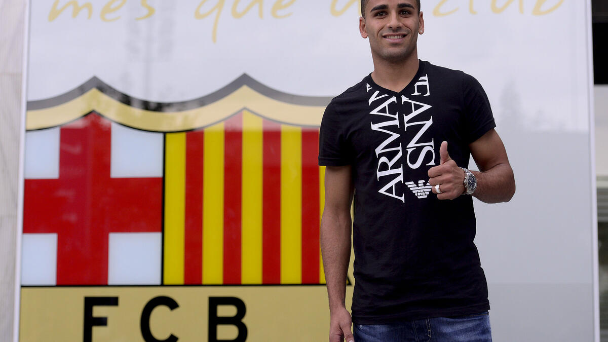 الظهير البرازيلي دوغلاس: انتقل لبرشلونة عام 2014 من ساو باولو مقابل 4 ملايين يورو، لكنه لم يخض سوى 8 مباريات على مدى موسمين بسبب أخطائه الكارثية ومستواه المتواضغ. ما زال ضمن قائمة البارسا إلا أنه قضى الموسم الماضي معاراً لسبورتينغ خيخون.