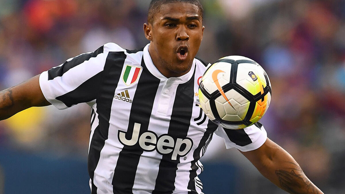 البرازيلي دوغلاس كوشتا: يعد رحيل الجناح البرازيلي من بايرن ميونيخ صوب يوفنتوس قراراً ممتازاً، ورغم أنه وصل تورينو على سبيل الإعارة، إلا أن مستواه المميز سيدفع إدارة بطل إيطاليا للتعاقد معه بشكلٍ نهائي قريباً.