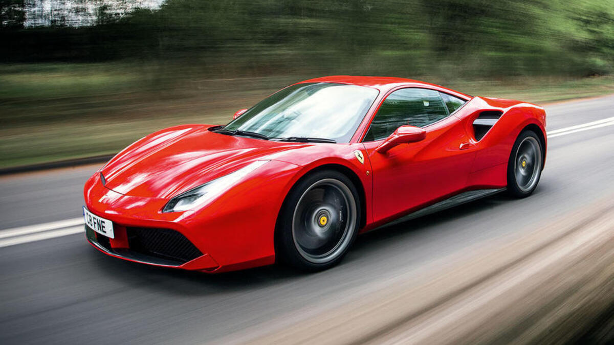 2- فيراري 488 جي تي بي (Ferrari 488 GTB)