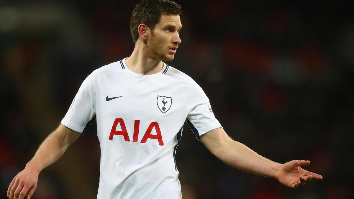 متوسط الدفاع: البلجيكي يان فيرتونخين (توتنهام)