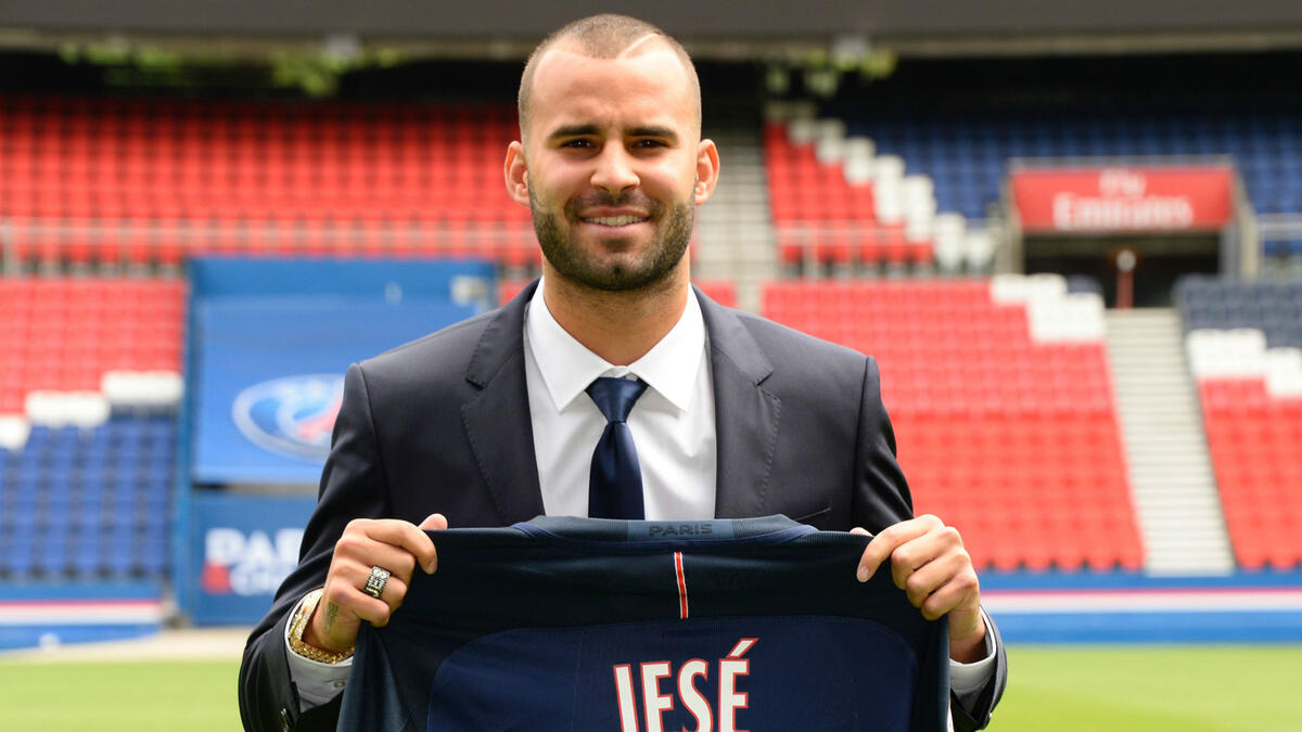 3- المهاجم الإسباني خيسي: من ريال مدريد إلى باريس سان جيرمان مقابل 25 مليون يورو عام 2016، اشتراه النادي الفرنسي رغم تراجع مستواه، عانى من التهاب الزائدة الدودية ولم ينجح في إثبات نفسه عقب عودته، فتمت إعارته للاس بالماس بعد 6 أشهر.