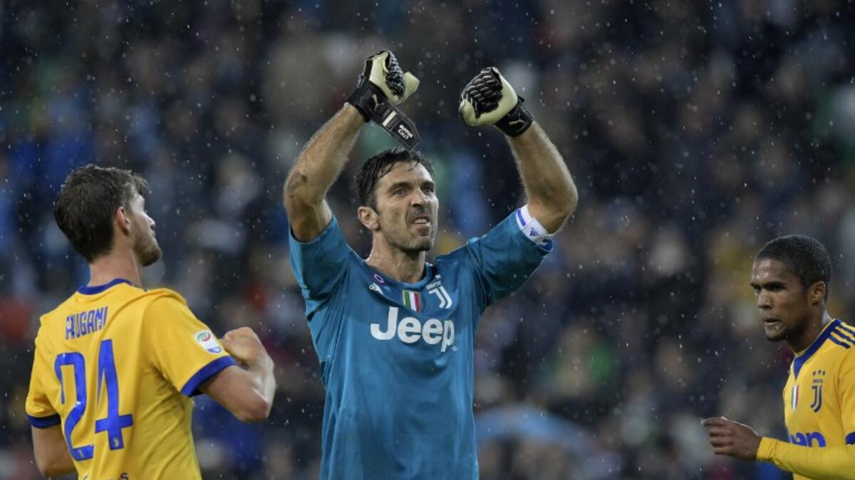 الإيطالي جيانلويجي بوفون: من بارما إلى يوفنتوس عام 2001 مقابل 51.64 مليون يورو.