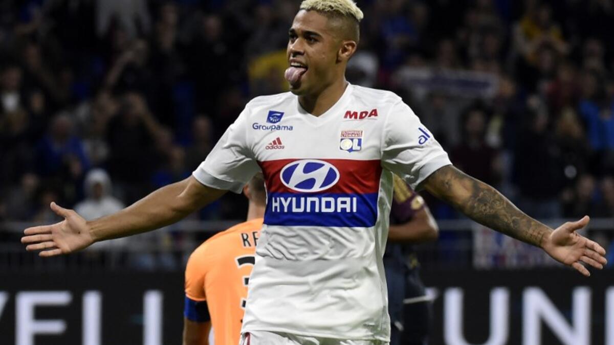 الإسباني الدومينيكاني ماريانو دياز: غادر ريال مدريد صوب ليون، وساهمت الأهداف الـ 18 التي سجلها المهاجم صاحب الـ 18 عاماً في منح فريقه مقعداً مؤهلاً لدوري أبطال أوروبا الموسم القادم.