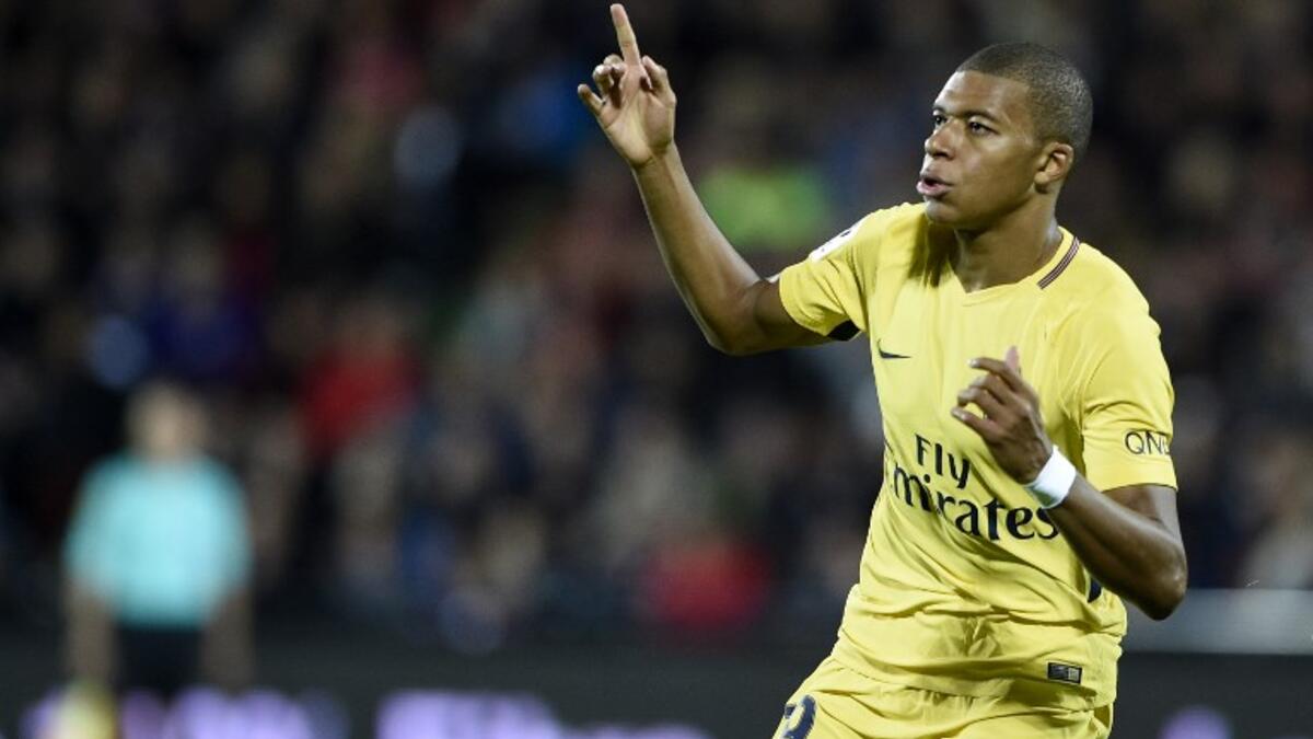 المركز الثالث: المهاجم الفرنسي كيليان مبابي (باريس سان جيرمان) ويتقاضى 1.5 مليون يورو شهرياً.