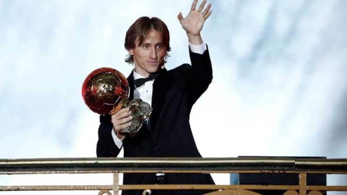 المركز الأول: لاعب الوسط الكرواتي لوكا مودريتش (ريال مدريد)