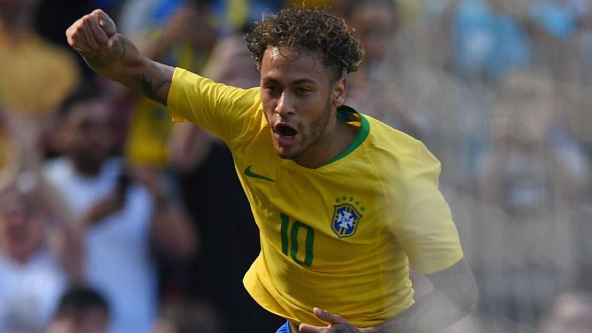 المركز الخامس: لاعب كرة القدم نيمار (باريس سان جيرمان)