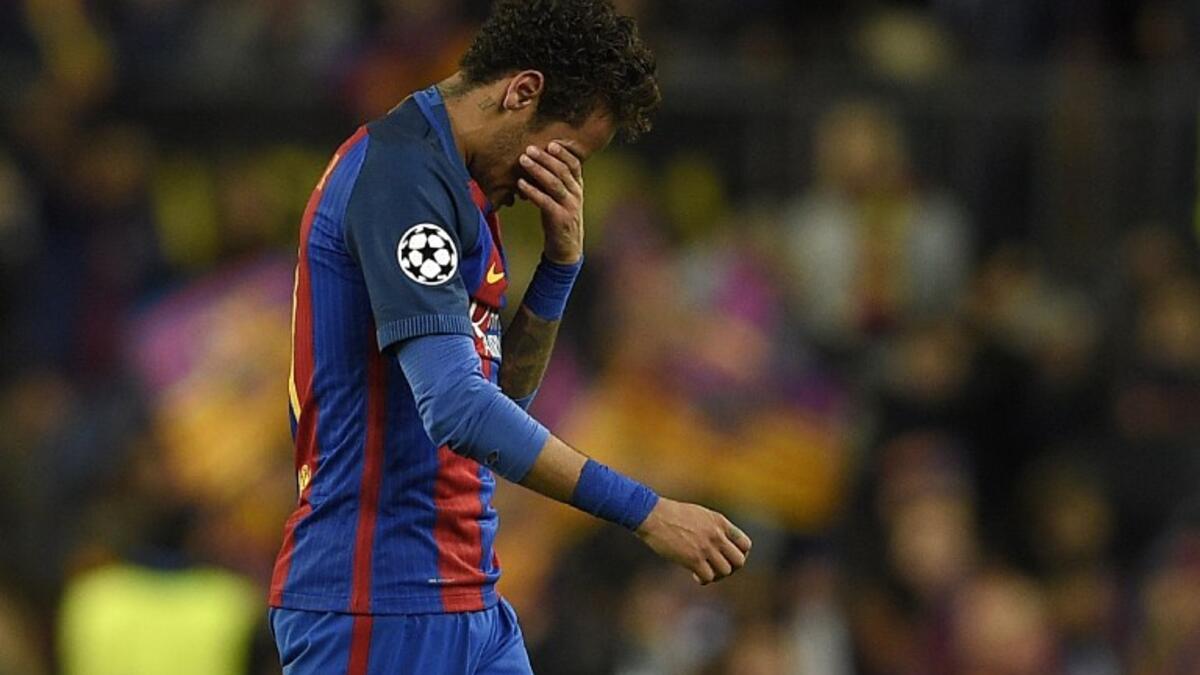 برشلونة 0-0 يوفنتوس: بكاء نيمار بعد نهاية المباراة يؤكد خيبة الأمل التي شعر به الهداف البرازيلي وجماهير النادي الذي لطالما اعتاد على بلوغ المربع الذهبي للبطولة.