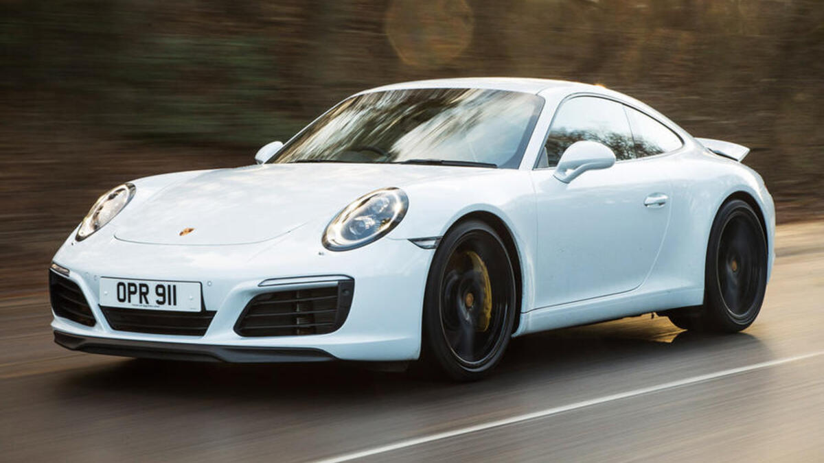 1- بورشيه 911 كاريرا (Porsche 911 Carrera)