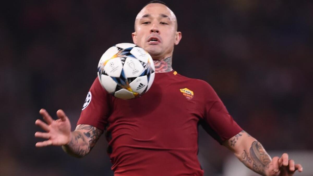 لاعب الوسط: البلجيكي رادجيا ناينغولان