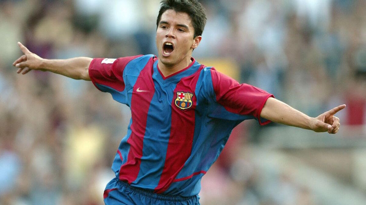 المركز العاشر: المهاجم الأرجنتيني خافيير سافيولا، حيث ترشح للجائزة عام 2002 عندما كان مهاجماً في صفوف برشلونة بعمر 19 عاماً و11 شهراً.