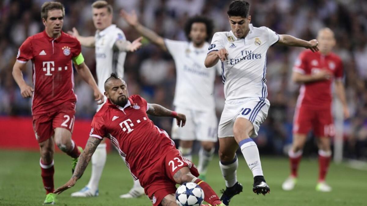 ريال مدريد 4-2 بايرن ميونيخ: كان للقرارات المثيرة للجدل من طرف الحكم فيكتور كاساي أثر واضح في نتيجة اللقاء، مما دفع أنشيلوتي مدرب الفريق البافاري للمطالبة بالاعتماد على إعادات الفيديو سريعاً.