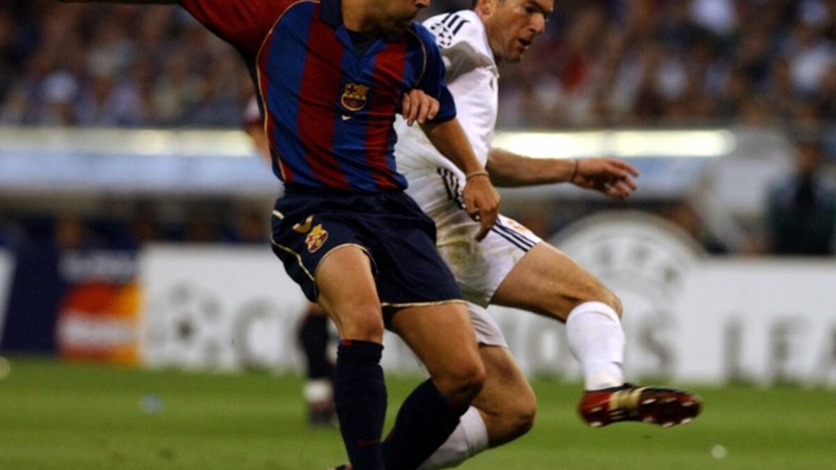 ذهاب نصف نهائي نسخة 2002 (برشلونة 0-2 ريال مدريد): سقط البارسا على أرضه بهدفي زين الدين زيدان وستيف ماكمانمان في موسم أنهاء الريال بالتتويج باللقب في مواجهة كانت الأولى بين الغريمين ضمن البطولة منذ 1960.