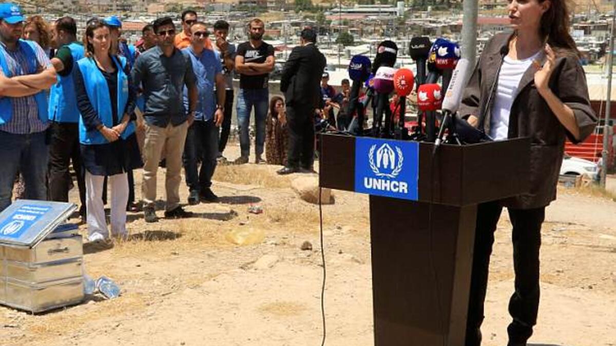 The Hollywood A-lister visited Domiz refugee camp, home to 33,000 displaced by war in Syria. (Reuters)
