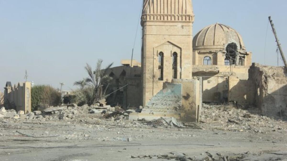 BBC

أثار القتال قرب جامع تلعفر الواقع في حي القلعة وسط القضاء