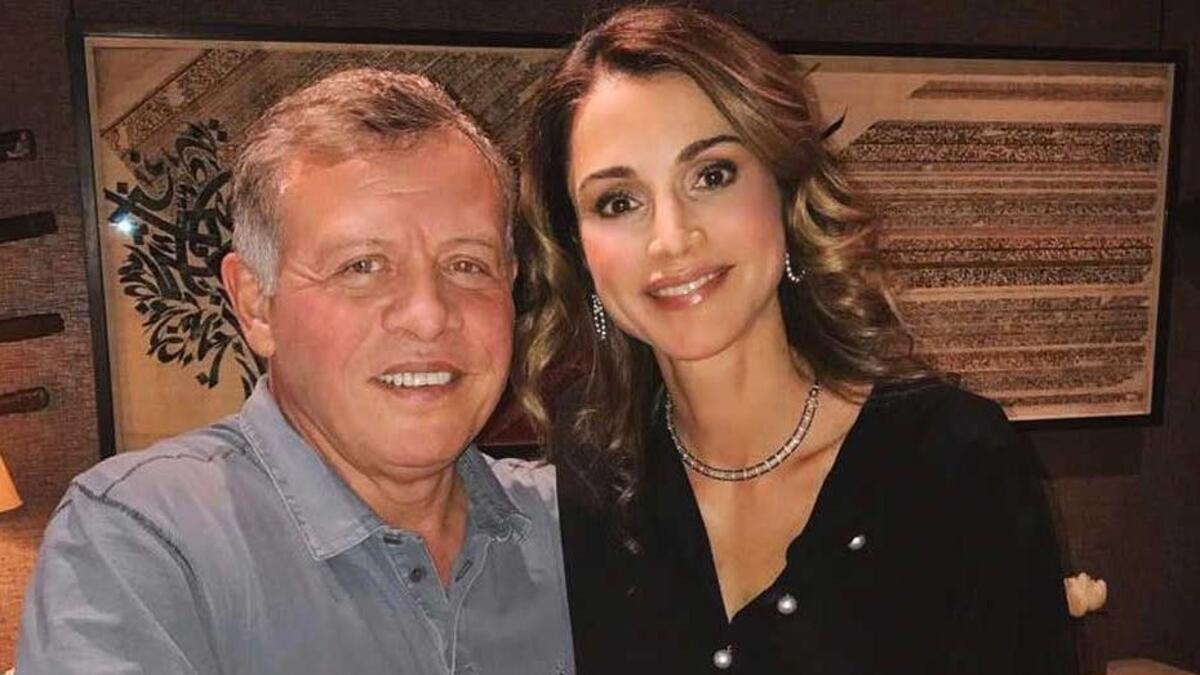 احتفلت الملكة رانيا العبدالله بالفالنتين مع زوجها العاهل الاردني الملك عبد الله الثاني ونشرت الملكة رانيا صورة لها مع الملك عبدالله على إنستغرام مع قالب كيك على شكل قلب أبيض تزينه ورود حمراء على احد جوانبه.وعلقت: “ربنا يجعل قلوبكم وبيوتكم دائما عامرة بالحب”.