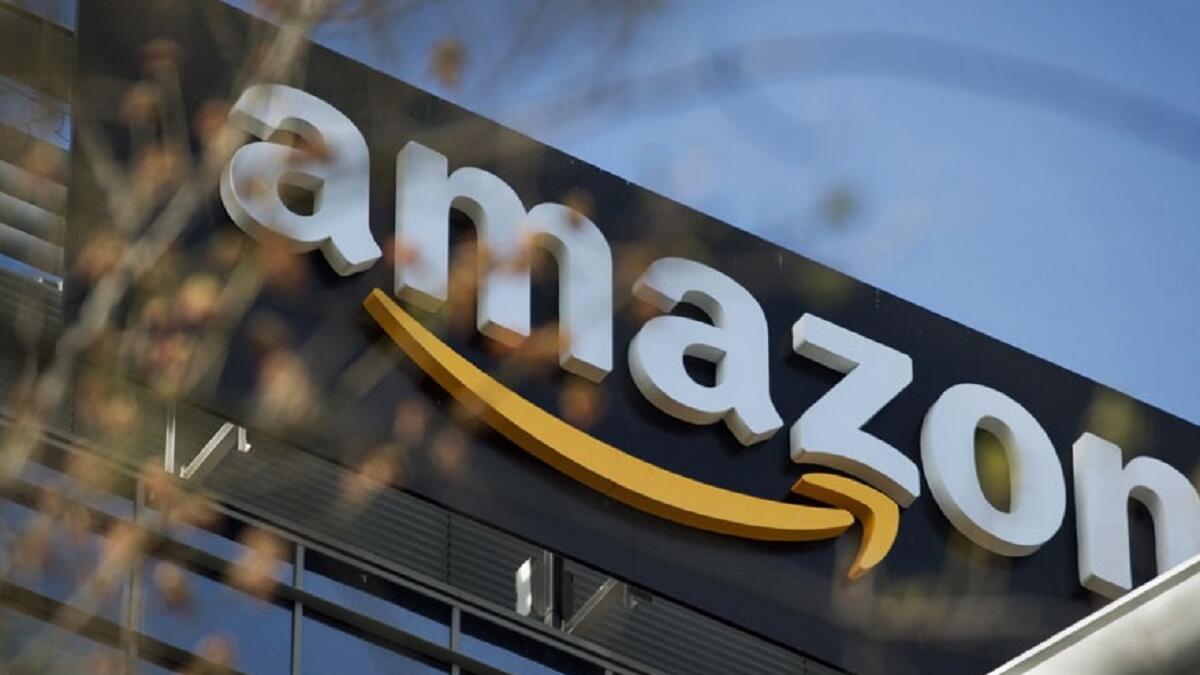 أمازون: كانت رغبة جيف بيزوس الأولى عند إطلاق موقعه للمرة الأولى عام 1995 أن يكون اسمه cadabra لكنه كان مشابهًا لكلمة Cadaver التي تعني بالإنجليزية جثة، وفي النهاية استقر الأمر على اسم أمازون أطول نهر في العالم.