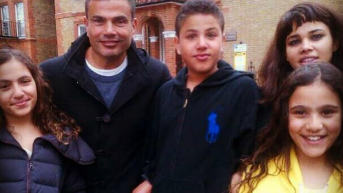 Amr Diab with his son and daughters