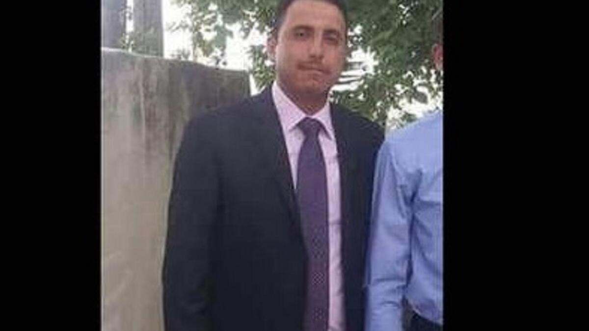 منفذ حادثة الموقر النقيب أنور أبو زيد متزوج ولديه طفلان وثريا السلطي مطلقة ولديها طفلة تركتها مع والدتها.