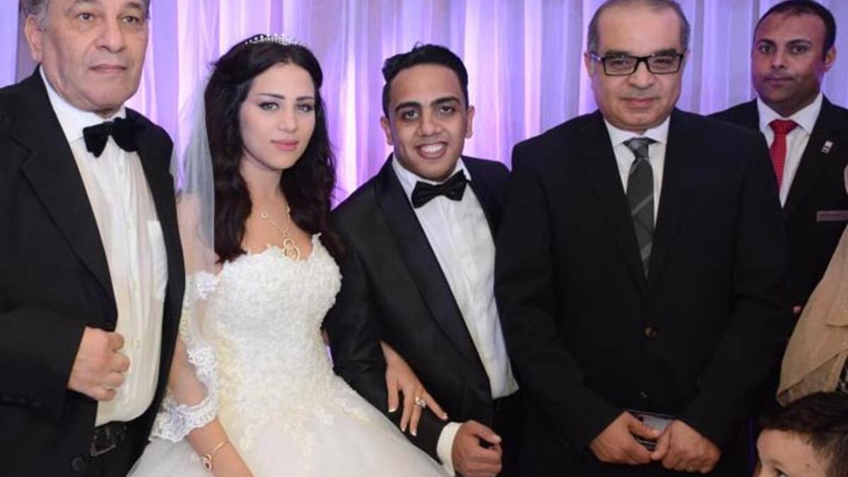 احتفل الممثل الشاب محمد أسامة”أوس أوس” وعروسه بزفافهما وحضر الحفل أصدقاء أوس أوس من المشاركين بعروض “مسرح مصر” وعلى رأسهم أشرف عبد الباقي وعلي ربيع ومصطفى خاطر ودينا محسن “ويزو” وإسراء عبد الفتاح ومحمد انور وعمر متولي وحمدي الميرغني ومحمد عبد الرحمن.