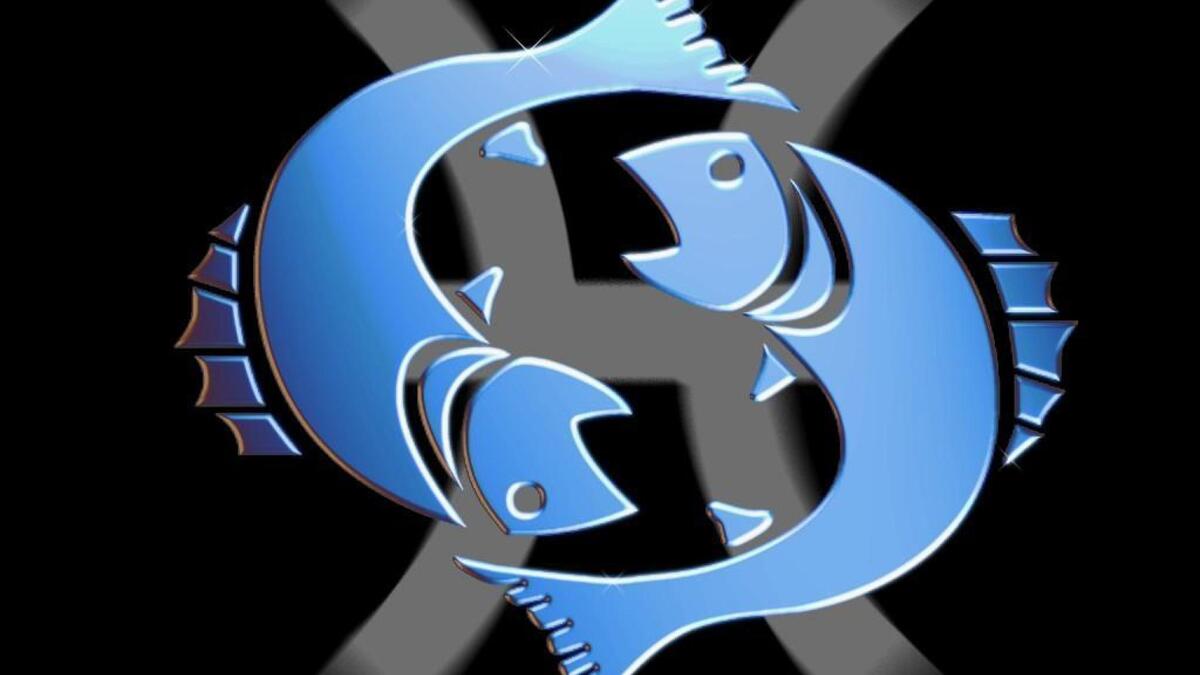 برج الحوت: "سنة الانقلابات"
هذه السنة عزيزي الحوت ملئية بالتقلبات والتغيرات ونهاية السنة سوف تكون افضل من بدايتها ويجب ان تهتم بصحتك ولا ترهق نفسك، هي سنة التحديات فعليك الحذر فيها من الممكن ان تتخلص من اشخاص في حياتك وفصل الخريف هو الافضل هذه السنة.