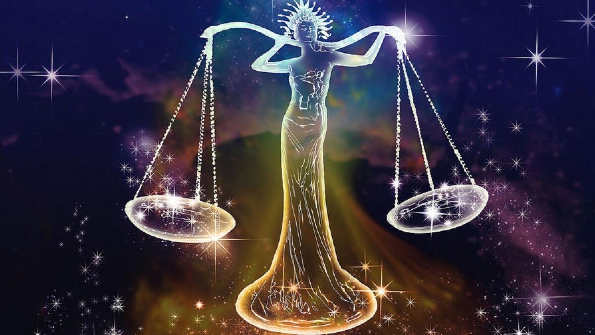 برج الميزان:"سنة الانتصار"
في بداية السنة سوف تعيد النظر ببعض القرارات لكن بالنهاية ستصل للنجاح والانتصار،من الممكن ان تقوم  بتغير مكان اقامتك وهذه السنة تحمل لك اسفار كثيرة وقد تكون لك علاقات مع وجوه جديدة ببعض المراجع السياسية او العسكرية او الامنية