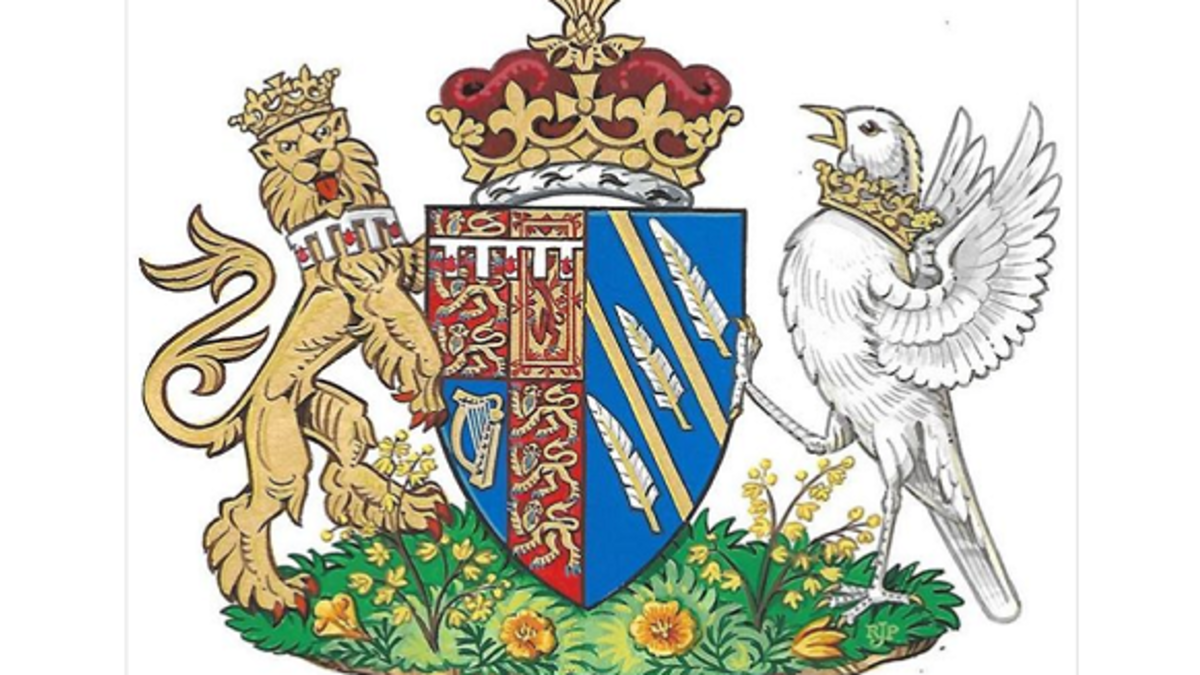 وسام النبالة: تسلمت "ميغان" وسام النبلاء قبل موعد زفافها من الأمير، وبذلك تكون كسرت التقاليد الملكية والتي يتوجب منحه لوالد العروس "توماس ماركل"، لكن بسبب الخلافات القائمة بين ماركل ووالدها اضطرت الى تسلم الوسام بنفسها.