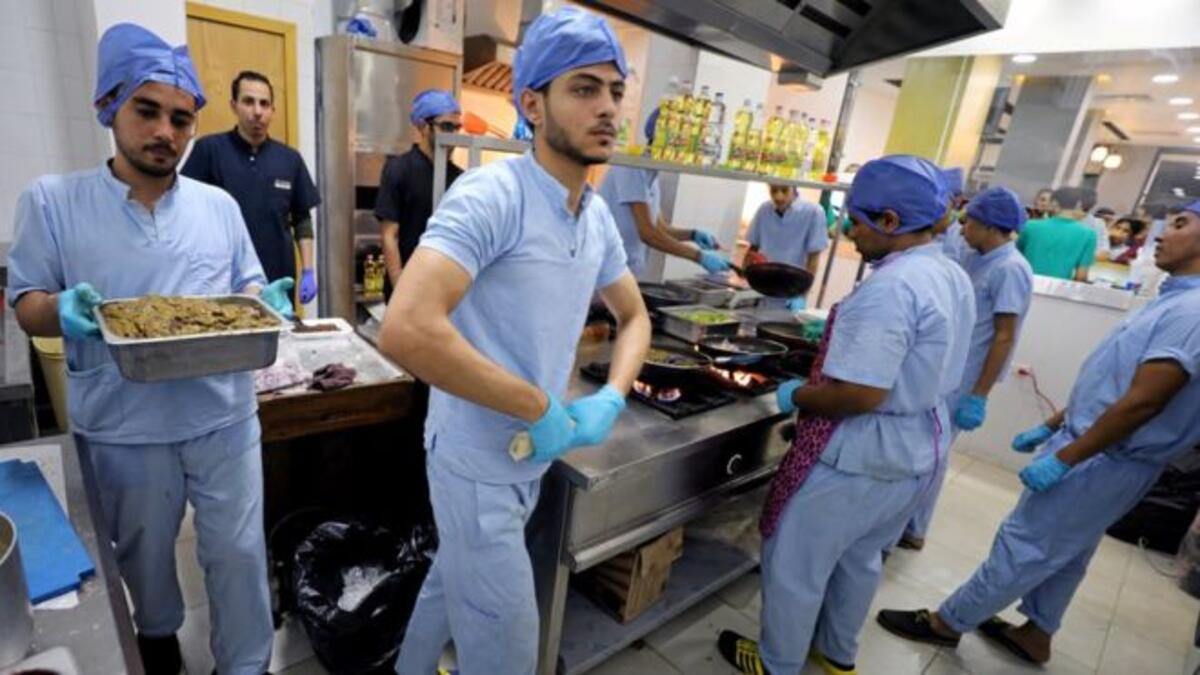 الفكرة ببساطة تتلخص في قيام عدد من الأصدقاء بتأسيس شركة بسيطة لإنشاء مطعم متخصص للكبدة باعتبارها من أشهر الأكلات الشعبية المميزة التي تلقى قبولًا لدى شرائح كثيرة من الشعب المصري.